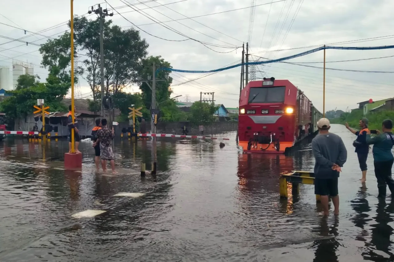 Dampak Banjir di Semarang, KAI Daop 7 Madiun Kembalikan Penuh Biaya Tiket Pelanggan