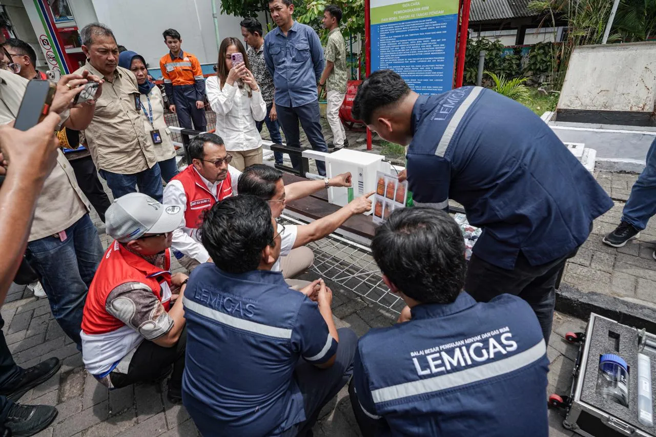 Pertamina Patra Niaga dan Ditjen Migas Tinjau SPBU di Jatim Pastikan Kualitas BBM Aman