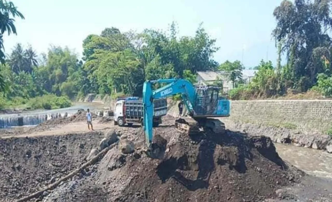 Antisipasi Banjir di Musim Hujan, Pemkab Banyuwangi Lakukan Normalisasi Dam