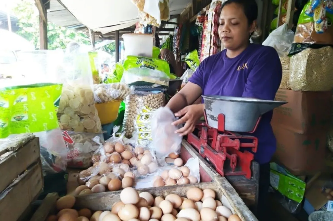 Harga Telur di Jombang Masih Meroket, Disdagrin Gelar Pasar Murah