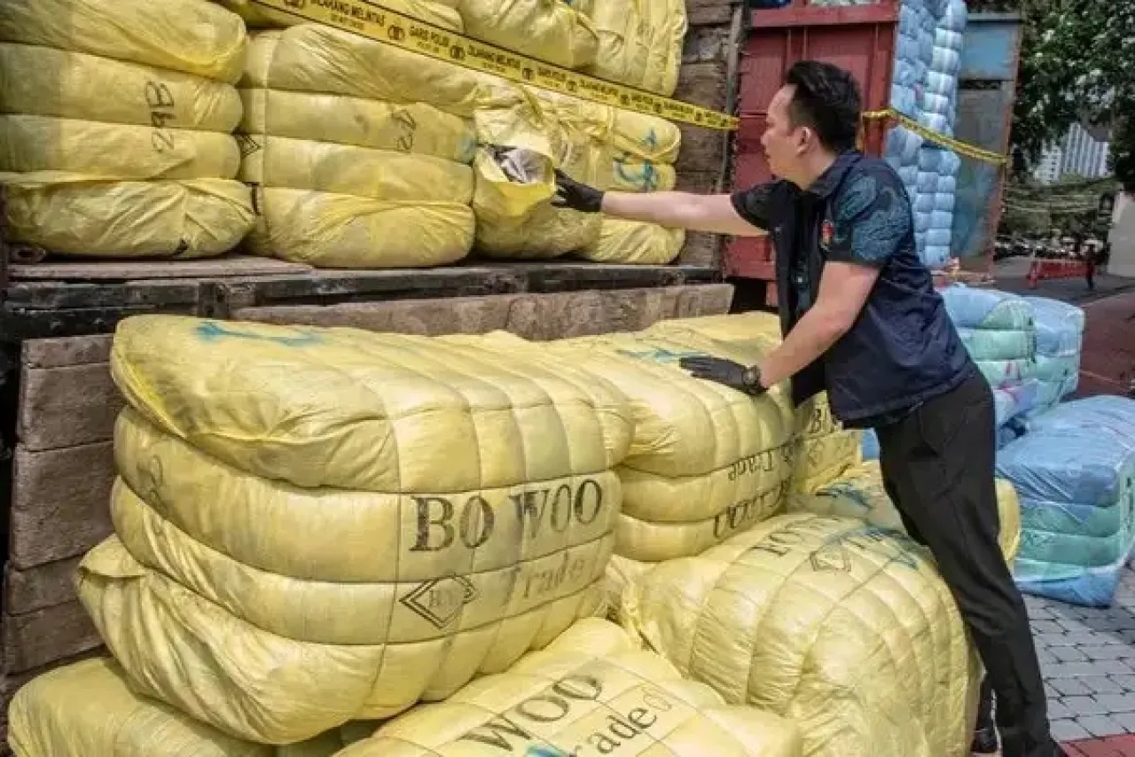 Baca juga : Menkeu Serius Tangkapi Importir Bal Pakaian Bekas