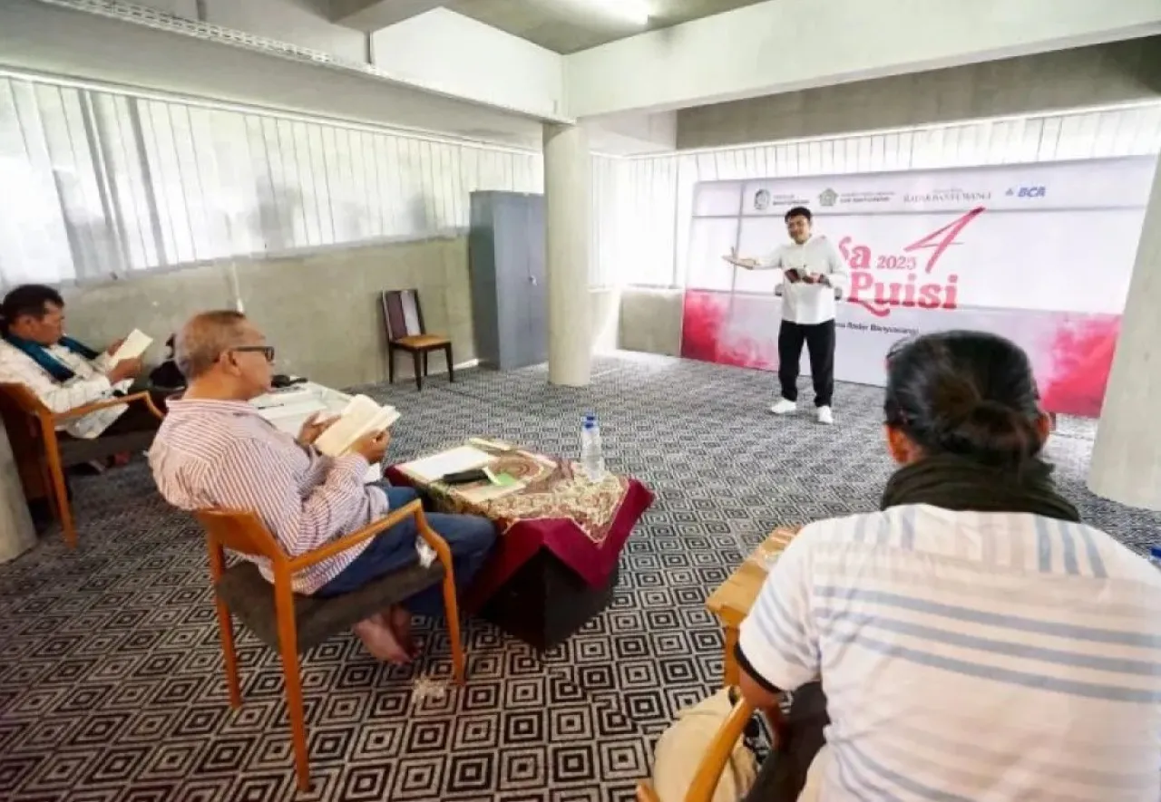 Komitmen Bangun Literasi Sastra, Pemkab Banyuwangi Gelar Lomba Puisi