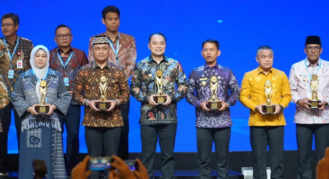 Raih TPKAD Award 2025, Wali Kota Eri Komitmen Tingkatkan Akses Keuangan Masyarakat