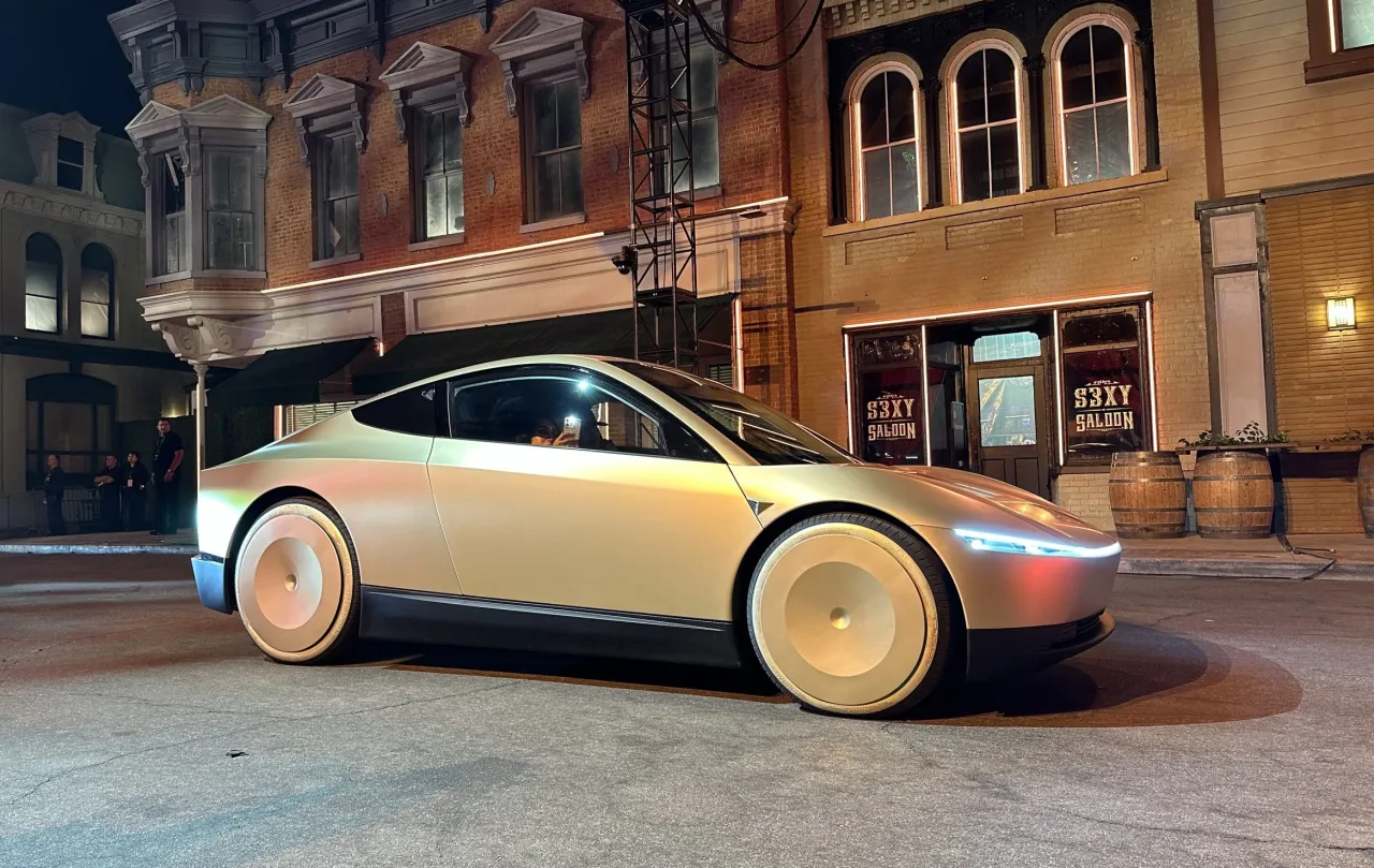 Baca juga : Tesla Segera Luncurkan Cybercab, Taksi Otonom Tanpa Setir dengan Teknologi FSD