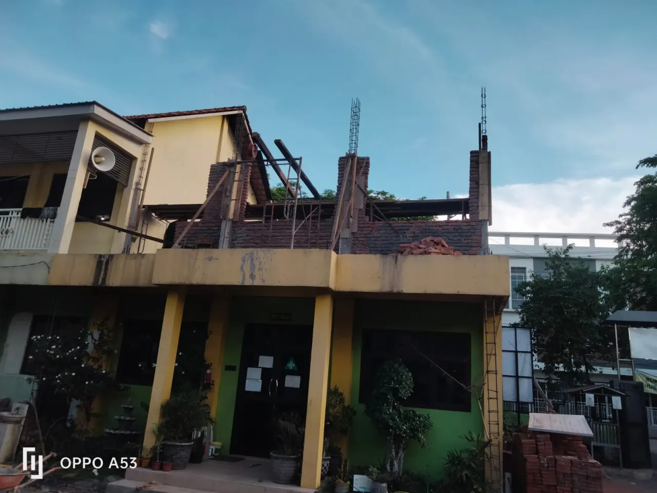 Baca juga : Rehabilitasi SDN Siwalanpanji Harus Berkualitas