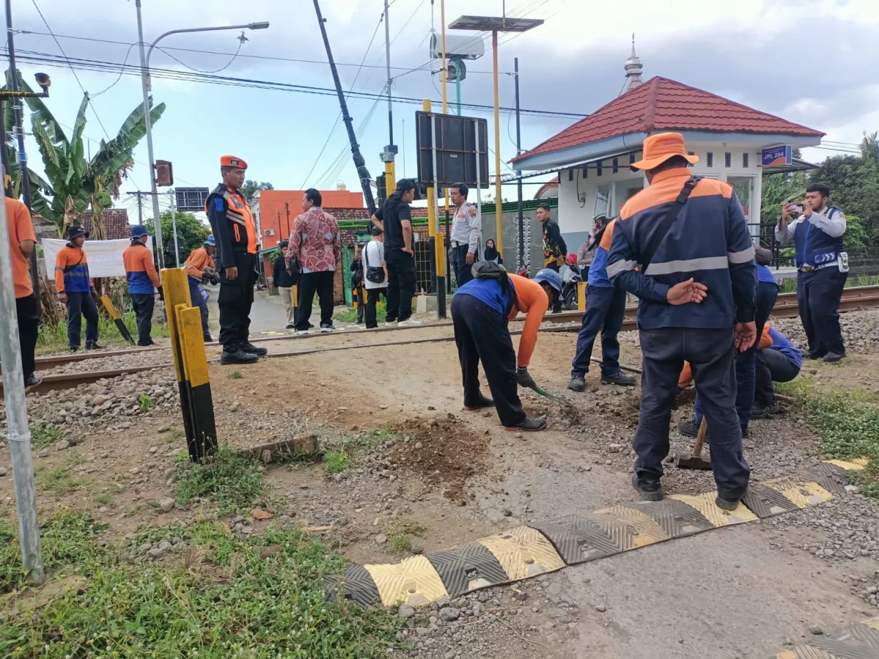 KAI Daop 7 Madiun Lakukan Normalisasi dan Peningkatan Jalur KA