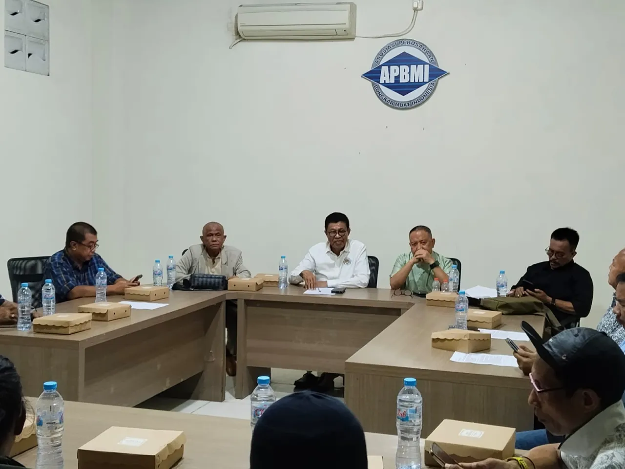 Baca juga : Pelaku Usaha Kepelabuhanan Desak Satgas PKH Tuntaskan Kasus Illegal Logging di Gresik 