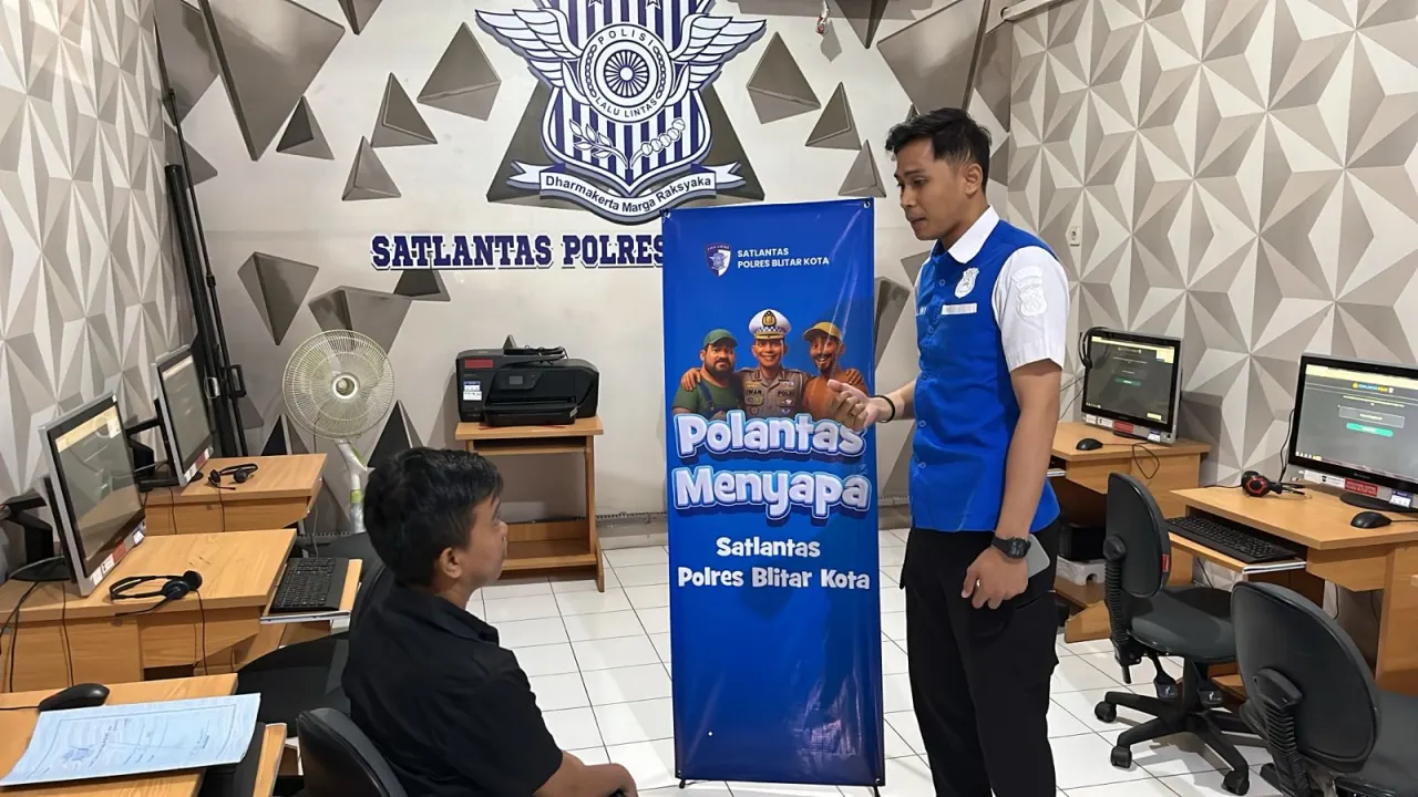 Lewat Program "Polantas Menyapa", Satpas dan SatLantas Polresta Blitar Beri Pelayanan Terpadu