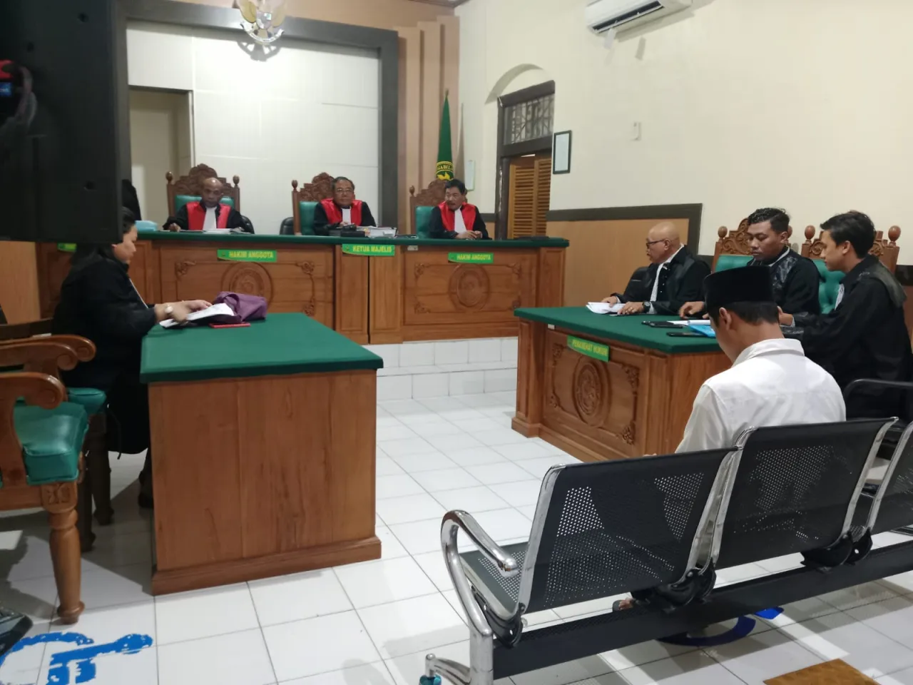 Baca juga : Bos Perum Green Garden Residen Cemandi Layak Dibebaskan, Tuduhan Penipuan & Penggelapan Tak Terbukti