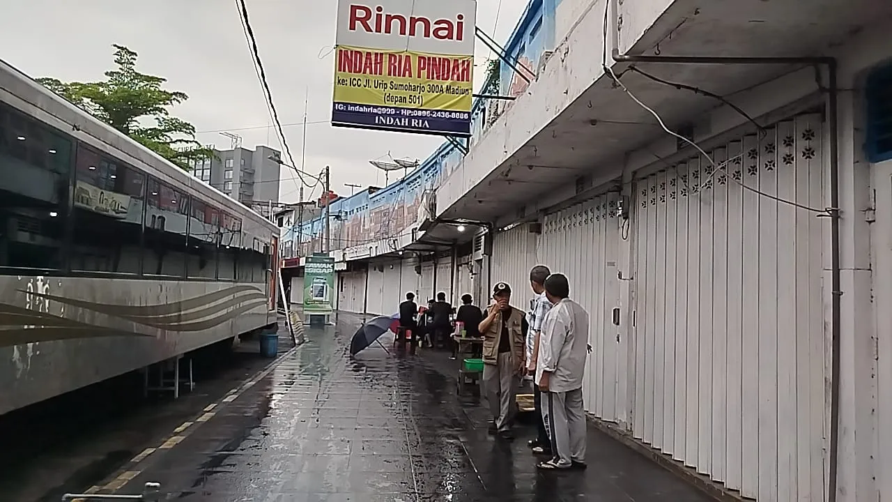 Kios Bogowonto Kota Madiun Terancam Tutup Total Gegara Gerbong KA Tutupi Akses dan Retribusi Naik