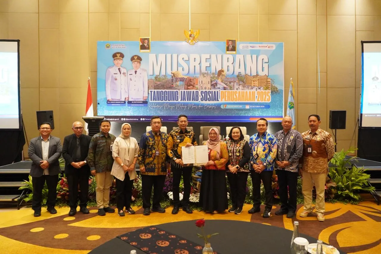 Dukung Pembangunan Hijau, PLN Raih Penghargaan CSR di Gresik dan Malang