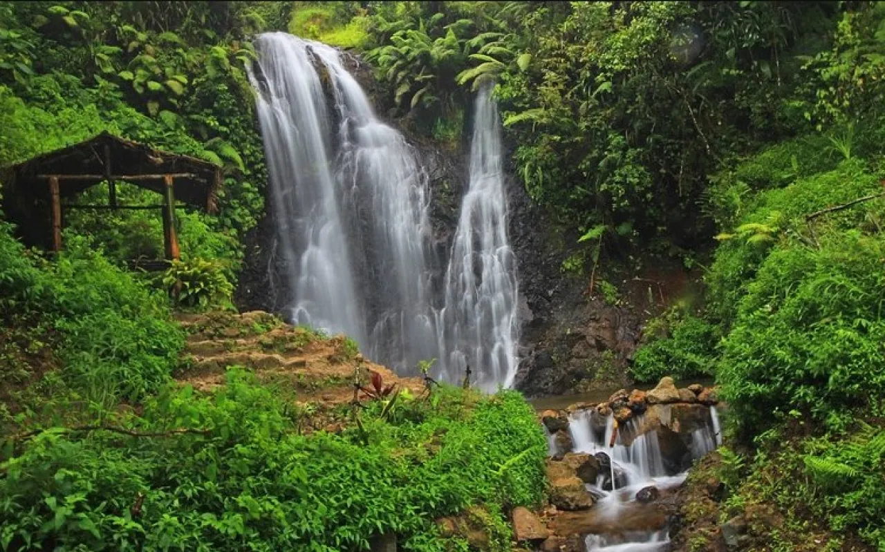 Sejuknya Air Terjun Tirtasari, Keindahan Alam Tersembunyi Dekat Telaga Sarangan Magetan