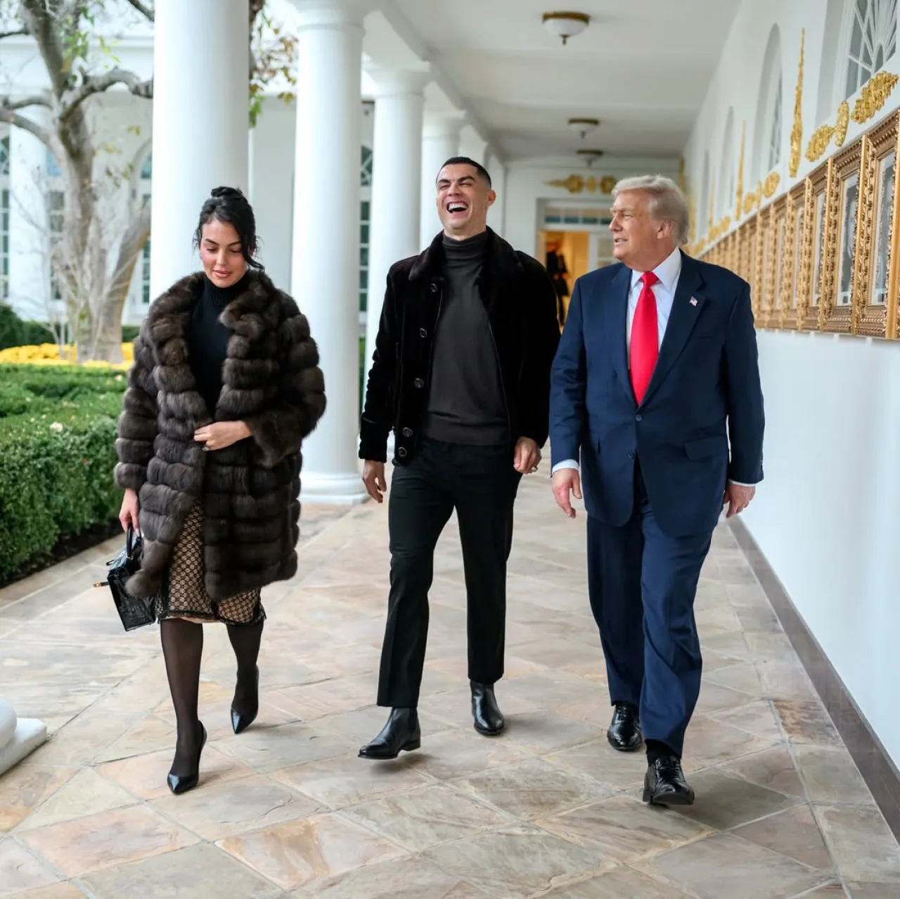 Baca juga : Ronaldo, Tersanjung Ketemu Trump