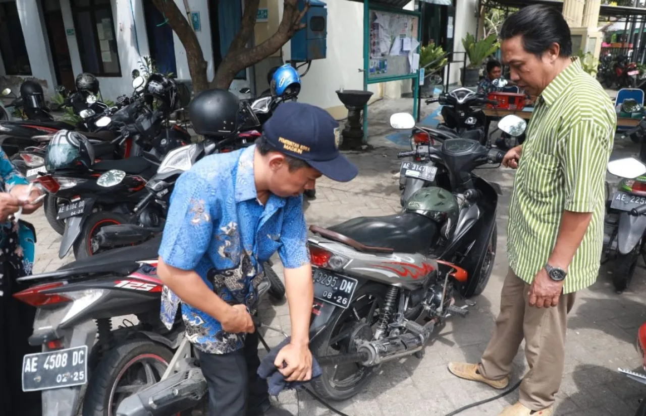 Pantau Kualitas Udara, DLH Kota Madiun Gelar Uji Emisi Gratis Kendaraan di Puluhan Kelurahan