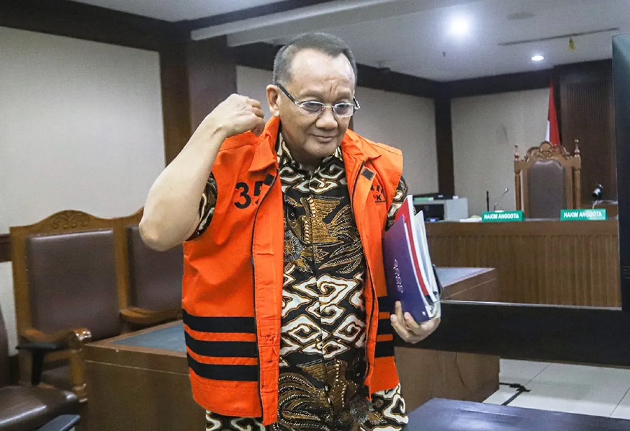 Baca juga : 6 Tahun, Nurhadi, Terima Gratifikasi Rp 137 miliar, Kini Diadili Lagi