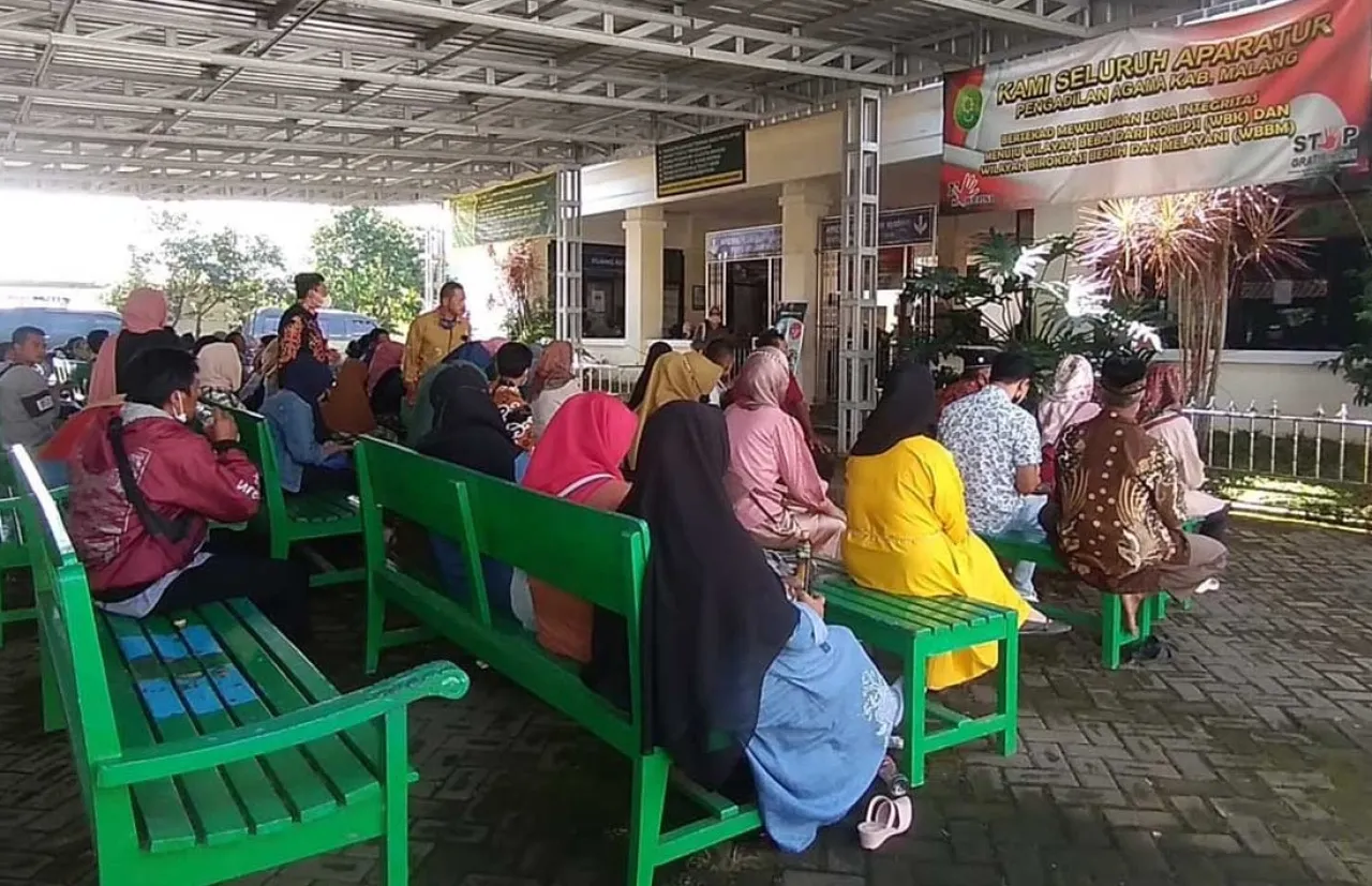 Baca juga : Pengadilan Agama Malang Catat Fenomena Dispensasi Nikah Naik, Mayoritas Berusia 16 Tahun