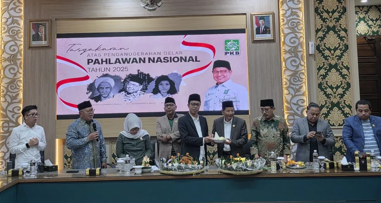 Baca juga : Fraksi PKB Rayakan Penetapan Syaikhona Kholil, Gus Dur, dan Marsinah Pahlawan Nasional
