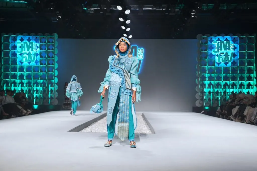 Batik Kota Mojokerto Kembali Guncang JMFW 2026 dengan Look Segar Modern