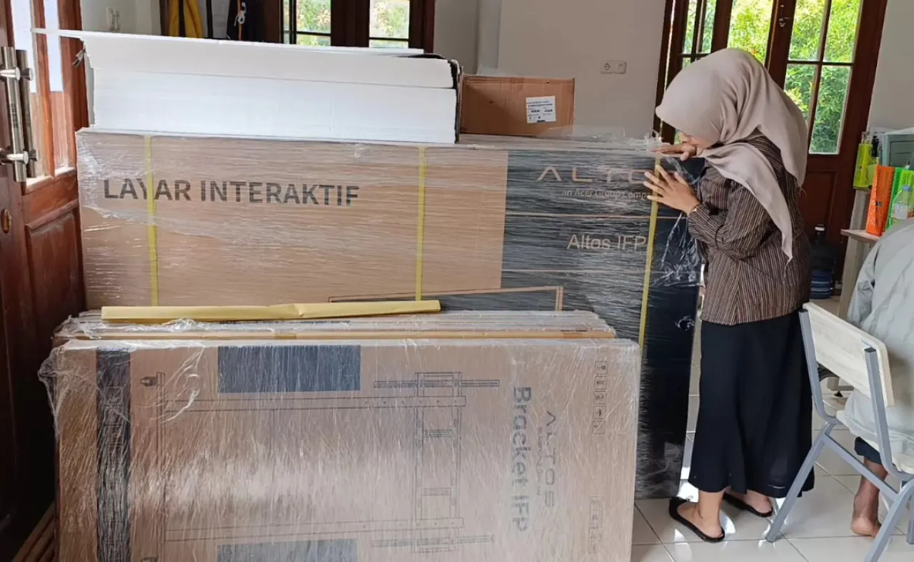 Pemerintah Pusat Kirimkan 5 Smart Board, Dukung Sekolah Rakyat Ponorogo