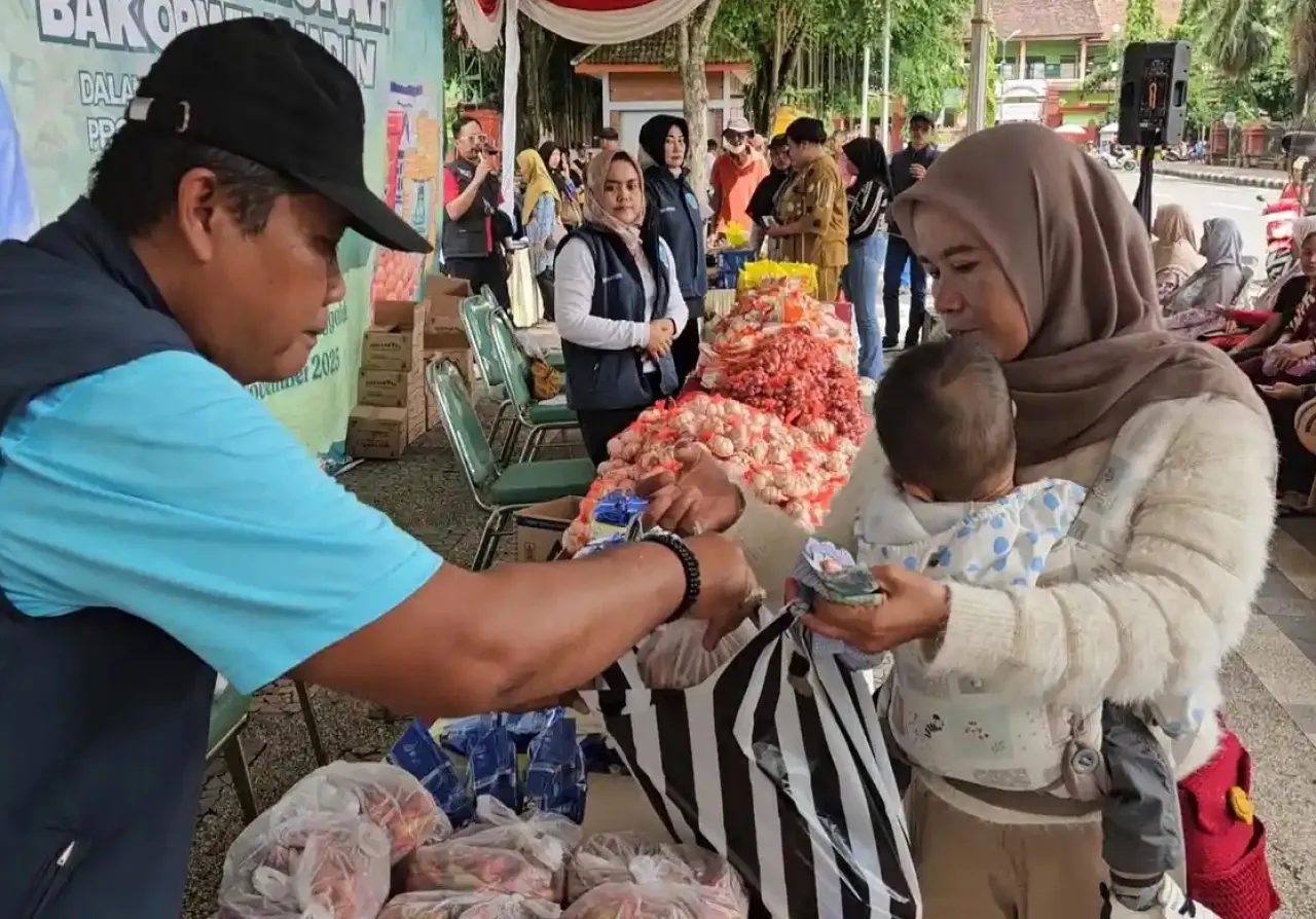 Tekan Lonjakan Inflasi Jelang Nataru, Pemkab Trenggalek Gelar Operasi Pasar Murah