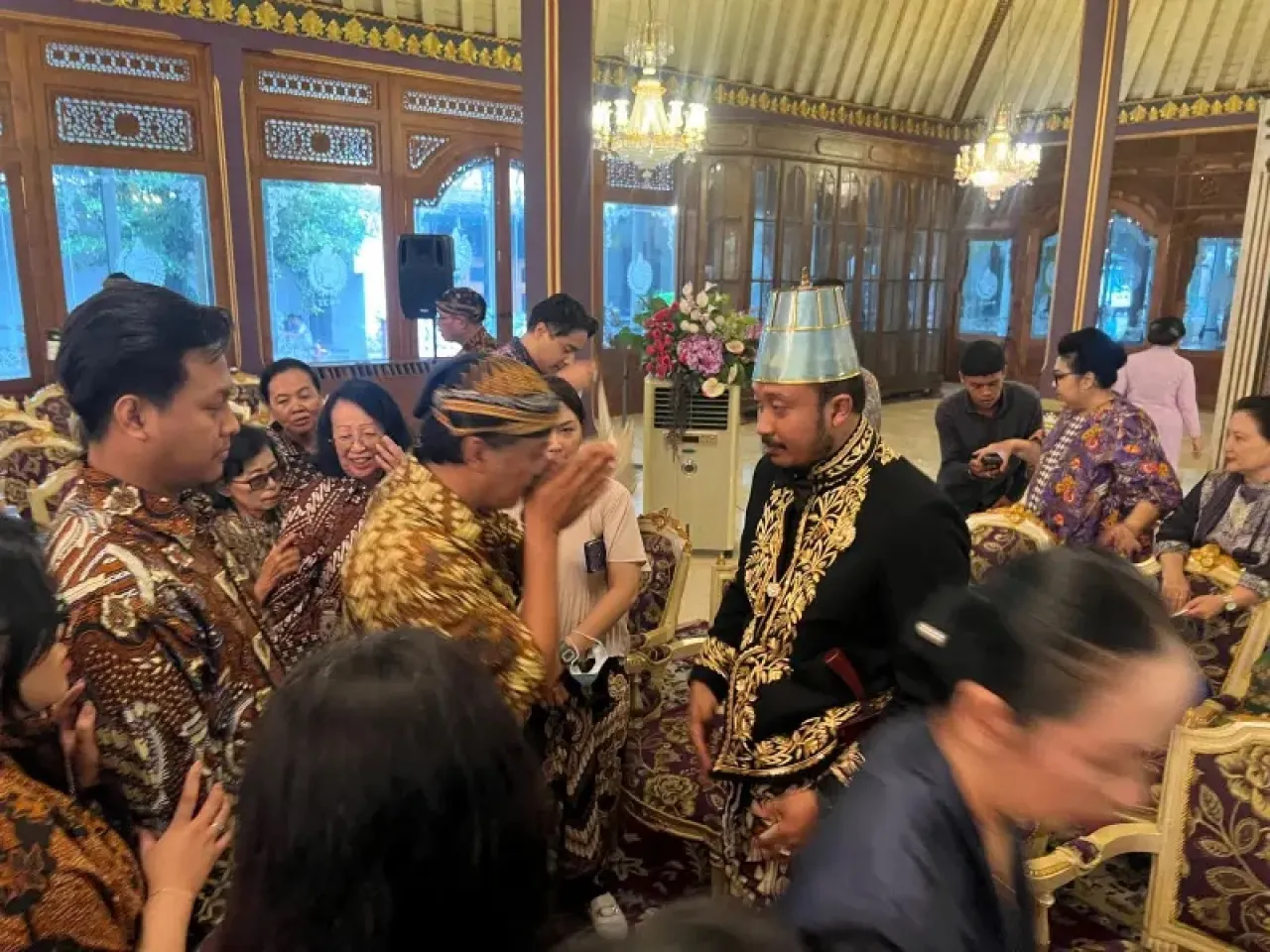 Baca juga : Belum 40 Hari Wafat, Putra-Putra PB XIII, Berebut Tahta Keraton Solo