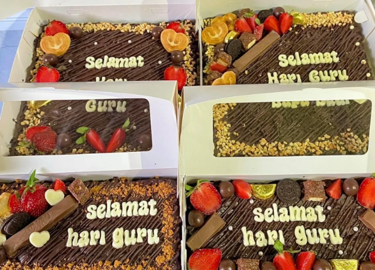 Berkah Momen Peringatan Hari Guru, Pesanan Kue di Sidoarjo Melonjak