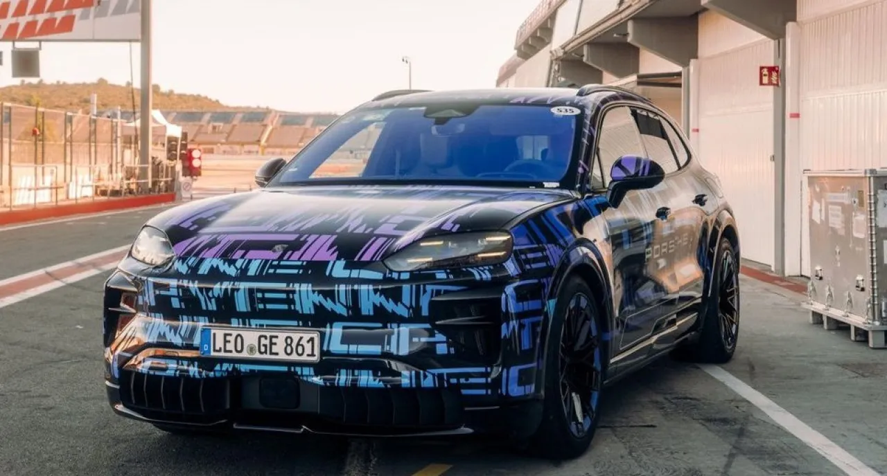 Porsche Cayenne Electric Siap Debut Global dengan Teknologi Wireless Charging