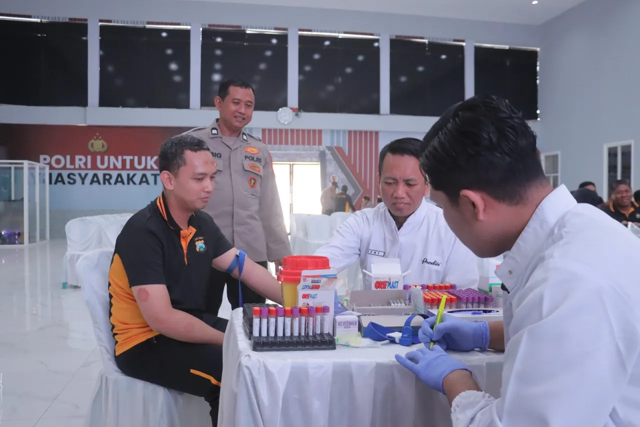 Seluruh Anggota Polres Blitar dan ASN Polri Jalani Pemeriksaan Kesehatan