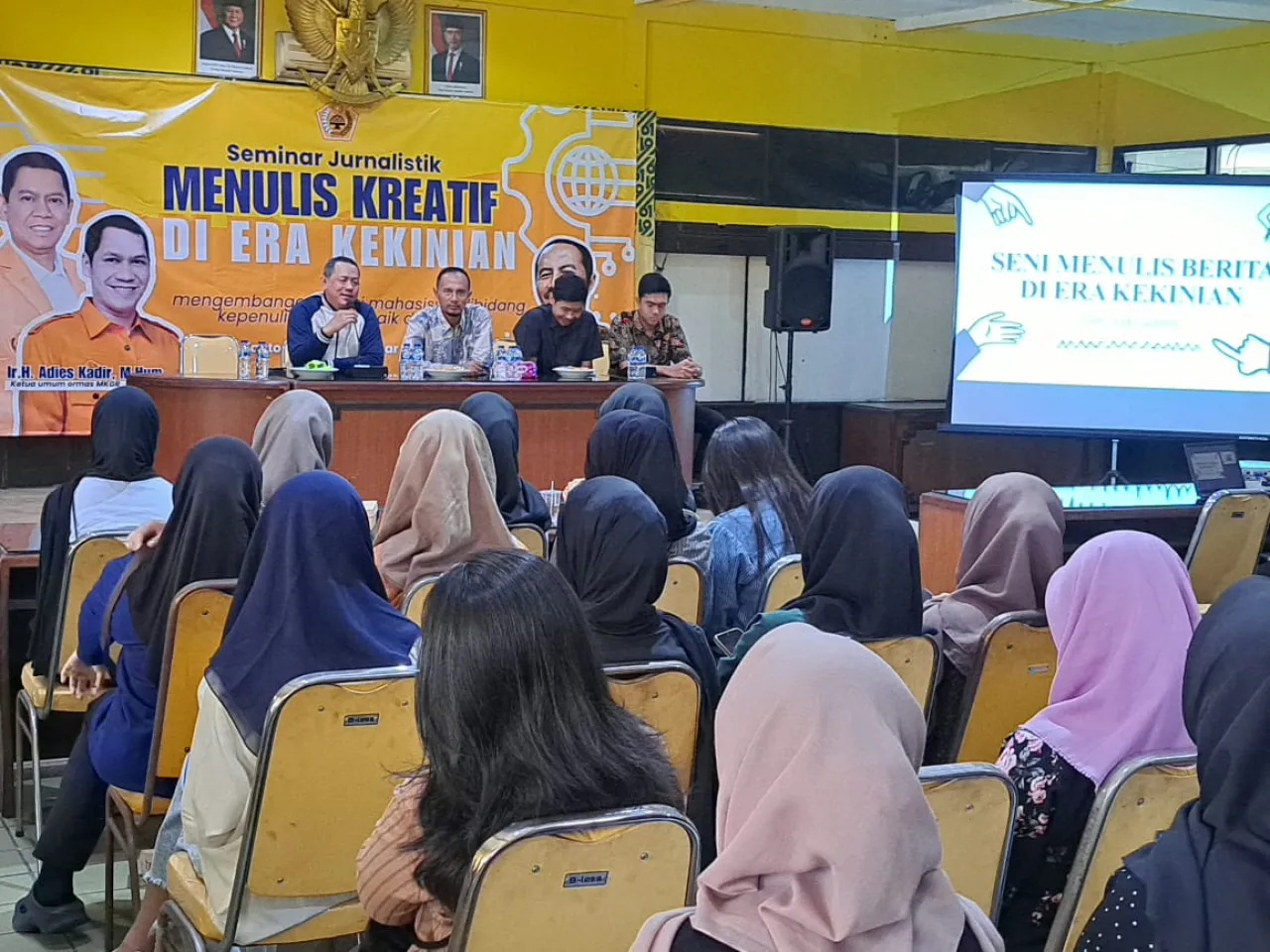 Lewat Seminar Jurnalistik MKGR Surabaya, Adies Kadir Tanamkan Nilai Integritas Digital