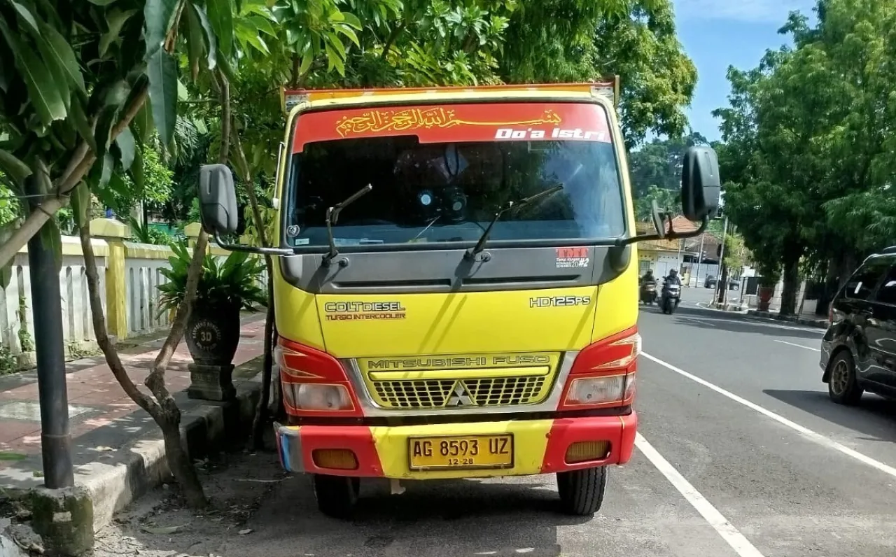 Dua Remaja Tewas usai Tabrak Truk Parkir dari Belakang