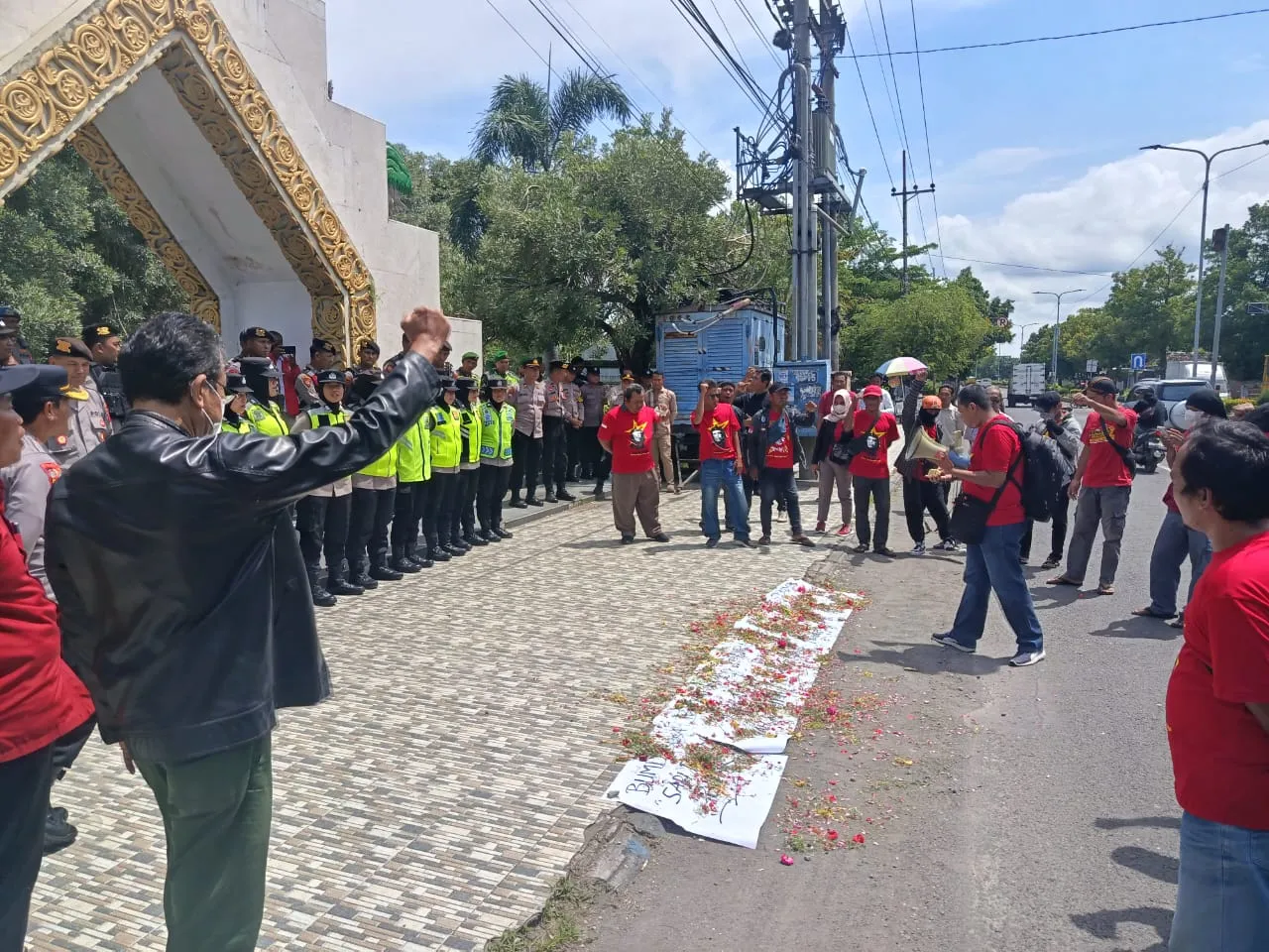 Gaji 7 Bulan Belum Dibayar, Karyawan Umbul Square Geruduk DPRD Madiun