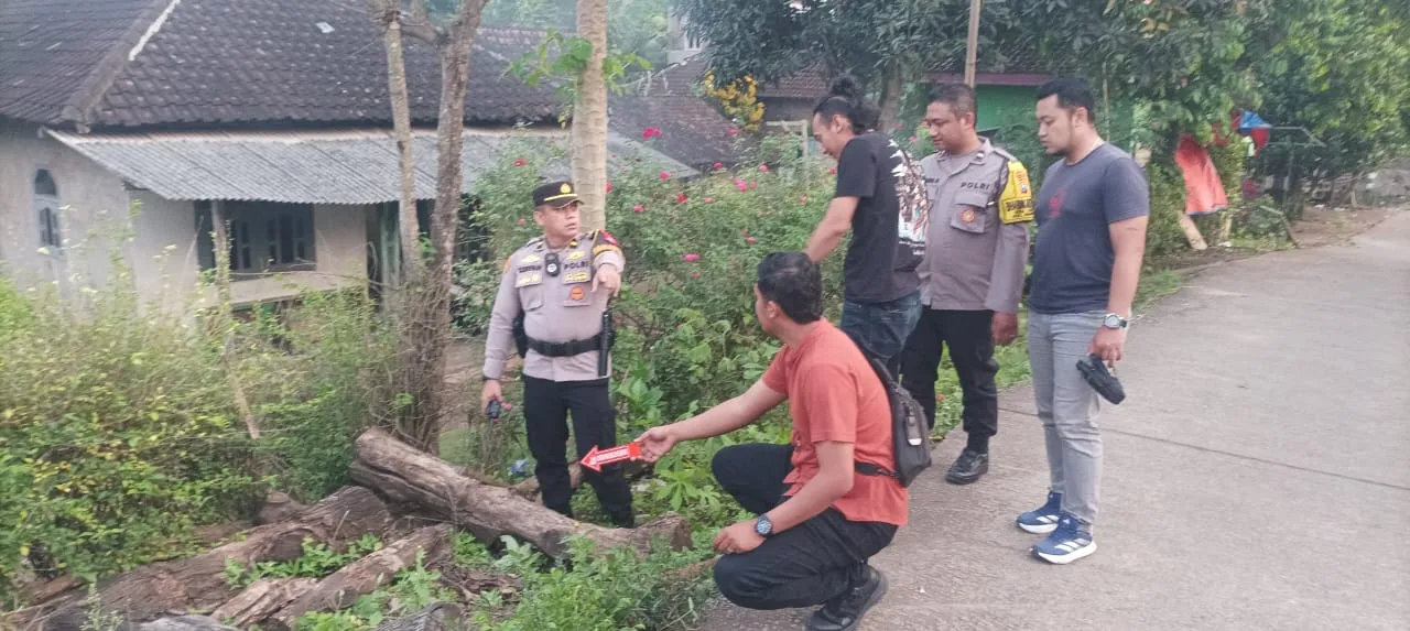 Ikuti Giat Kesenian Tiban, Pria di Blitar Terjatuh Timpa Potongan Kayu, Tewas di Tempat