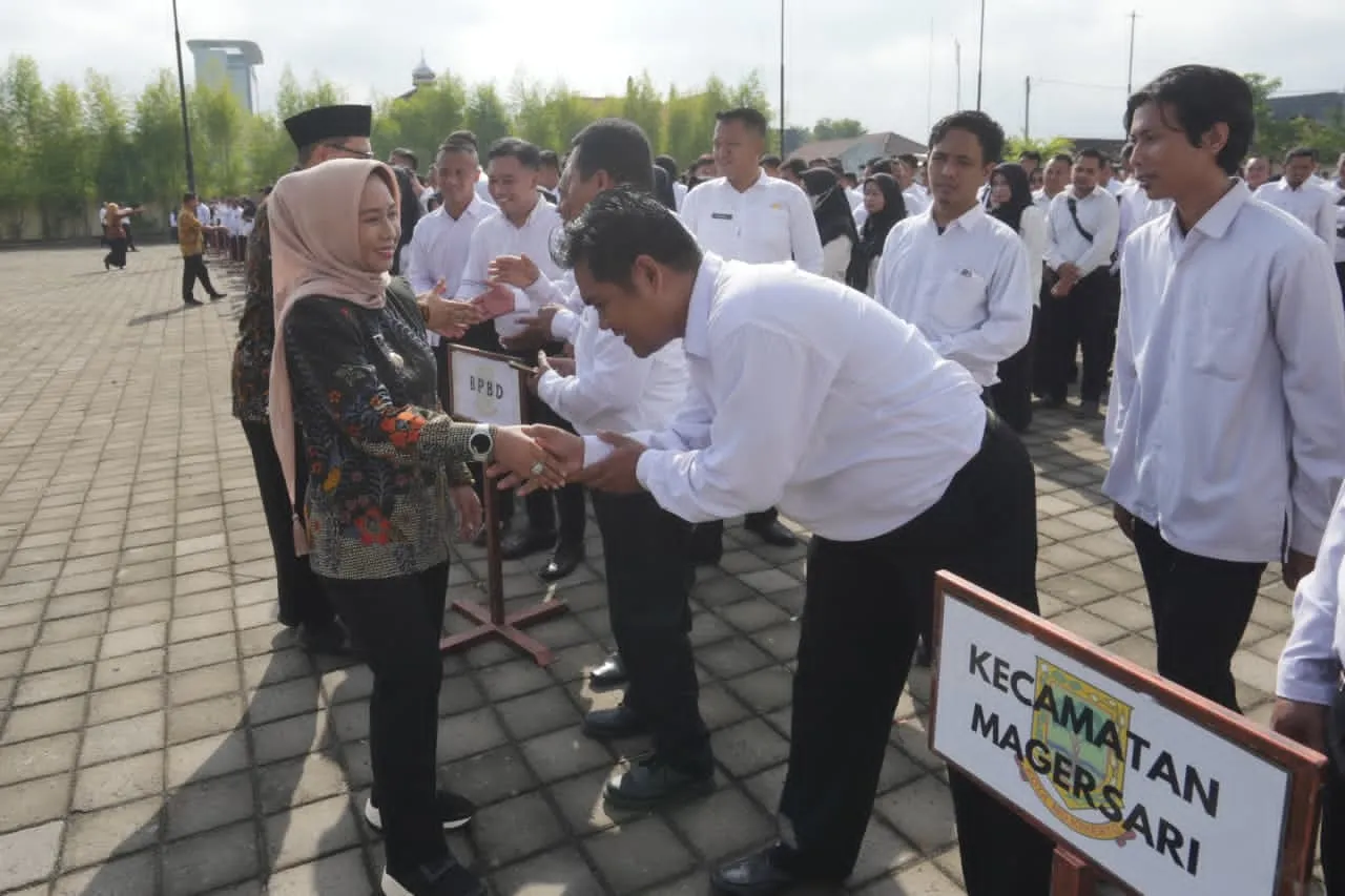 Pemkot Mojokerto Serahkan SK PPPK Paruh Waktu Kepada 1.119 Tenaga Non ASN