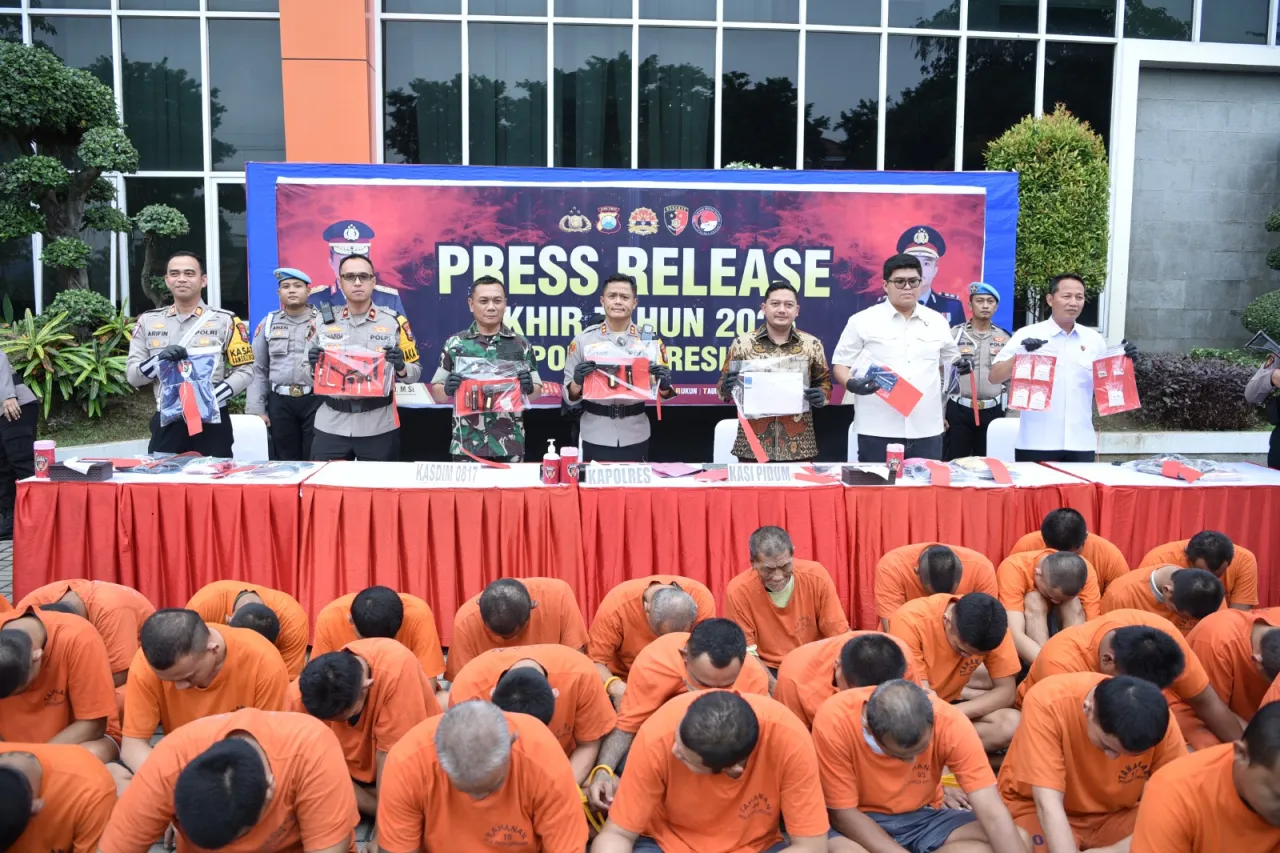Akhir 2025, Polres Gresik Paparkan Keberhasilan Ungkap Kasus Kriminal dan Narkotika
