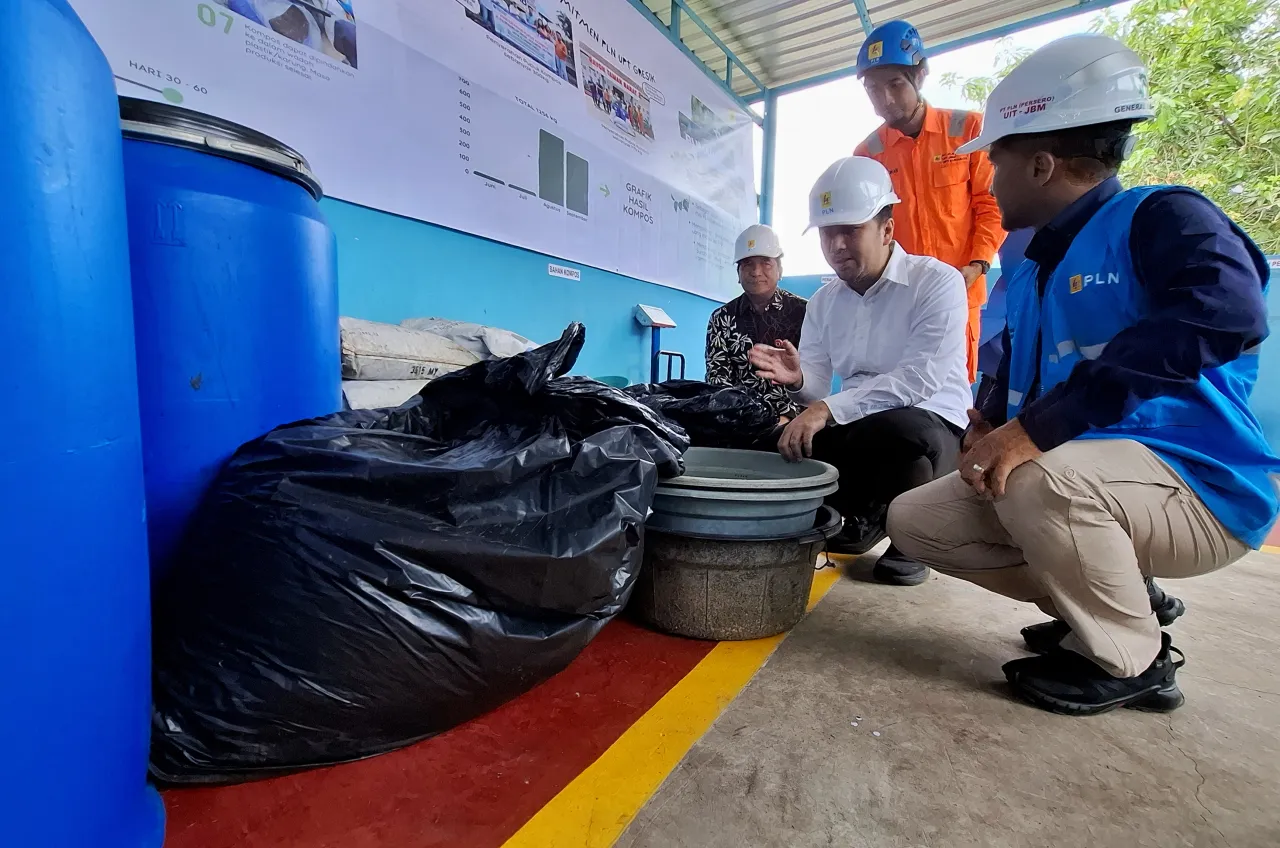 Dukung Lingkungan Berkelanjutan, PLN UIT JBM Luncurkan Rumah Kompos Pertama di Surabaya