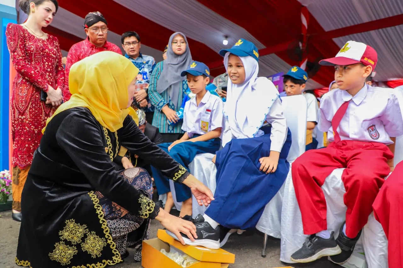 Maknai Hari Ibu, Gunernur Khofifah Dorong Perempuan Jadi Penggerak Pembangunan