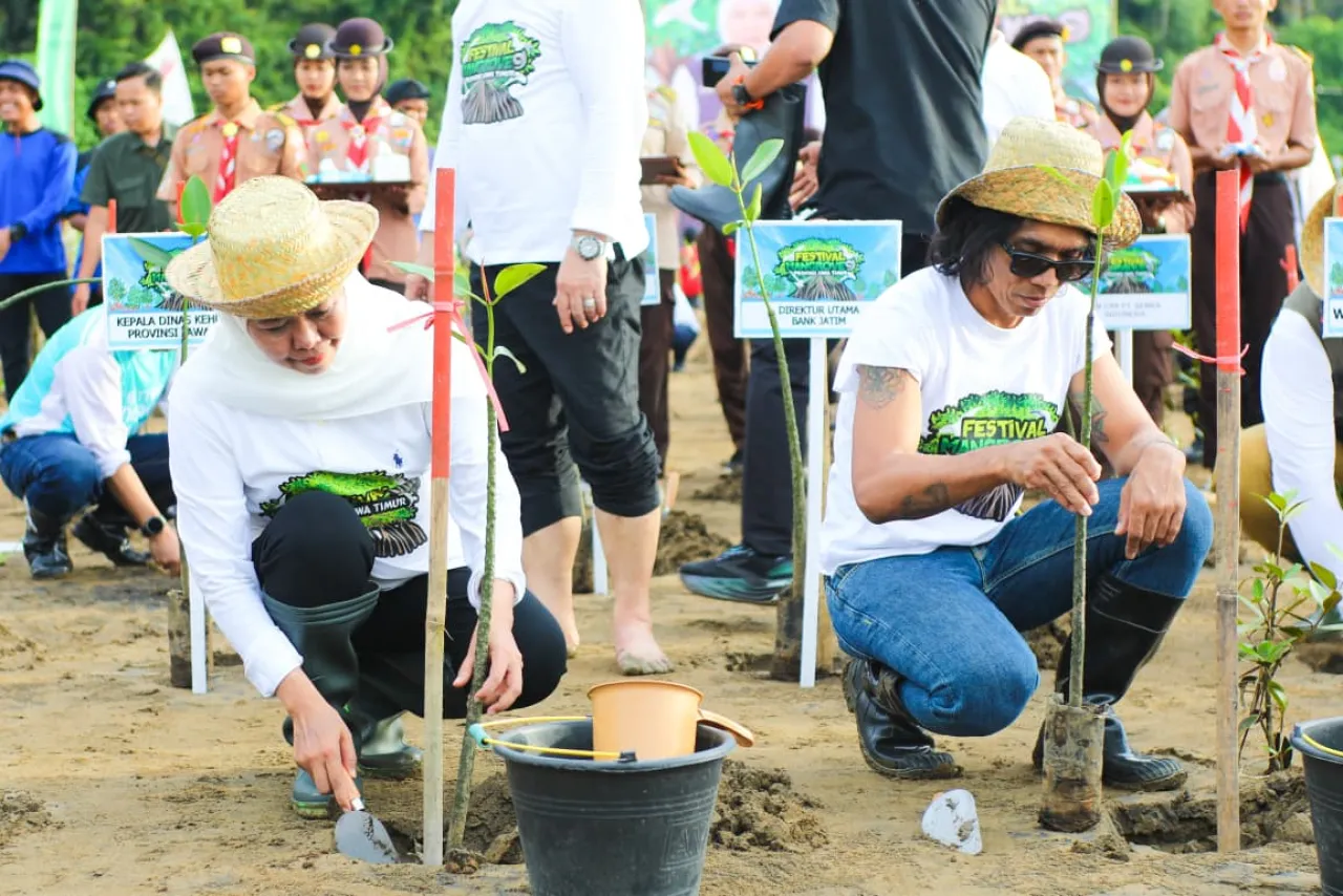 Festival Mangrove Jatim, Gubernur Khofifah Bersama Kaka Slank Serukan Pelestarian Lingkungan Berkelanjutan