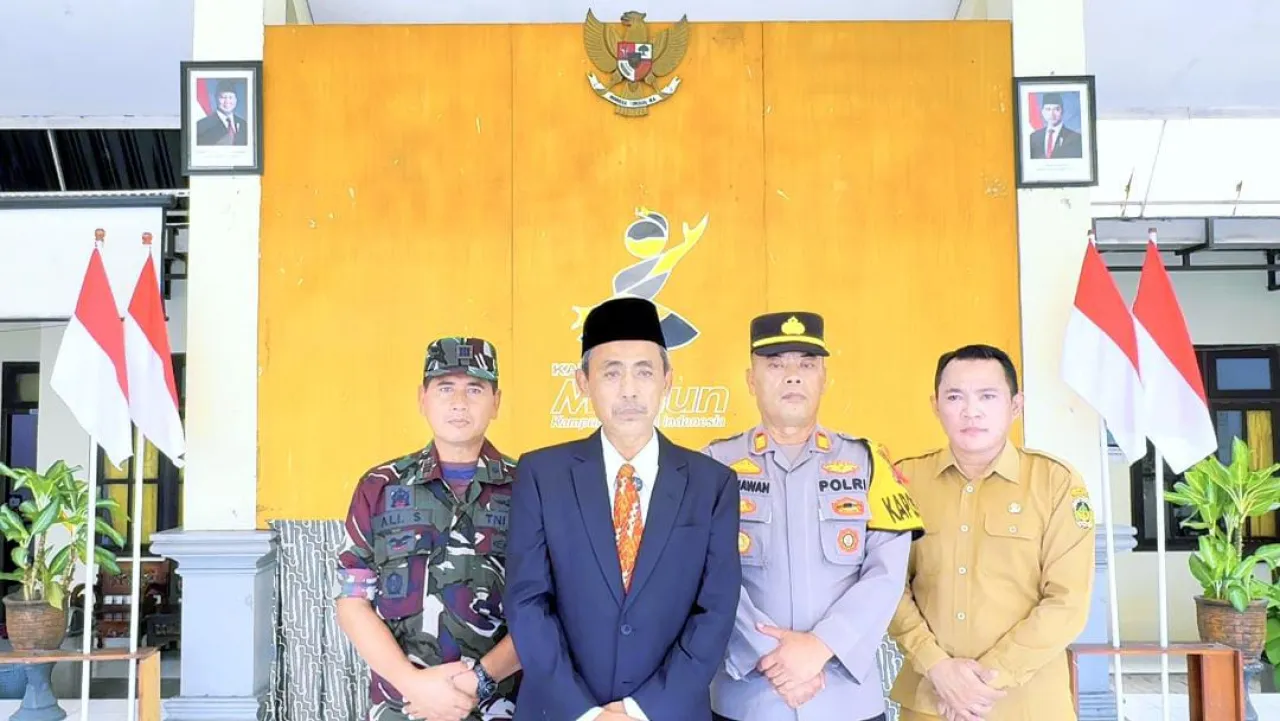 Baca juga : Usai Viral Pembubaran Diskusi Buku “Reset Indonesia” Camat Madiun Minta Maaf