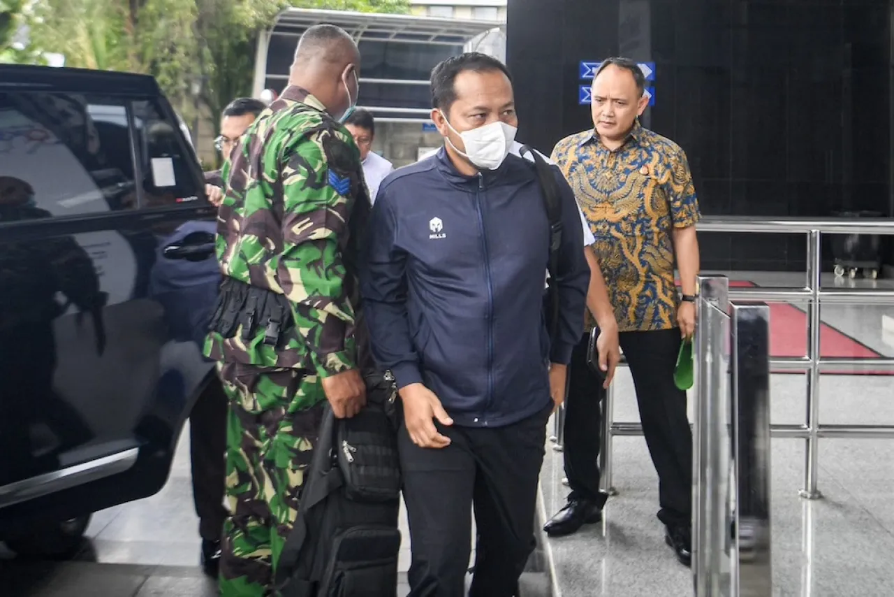 Kasi Datun Kejari HSU, Diserahkan ke KPK, Dalam Suasana Tegang