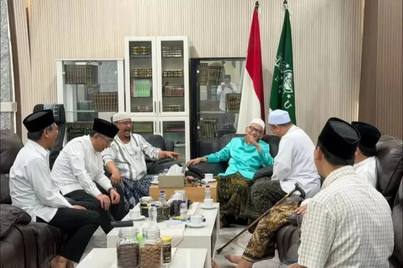 Rais Aam PBNU - Gus Yahya, Sudah Makan Bareng