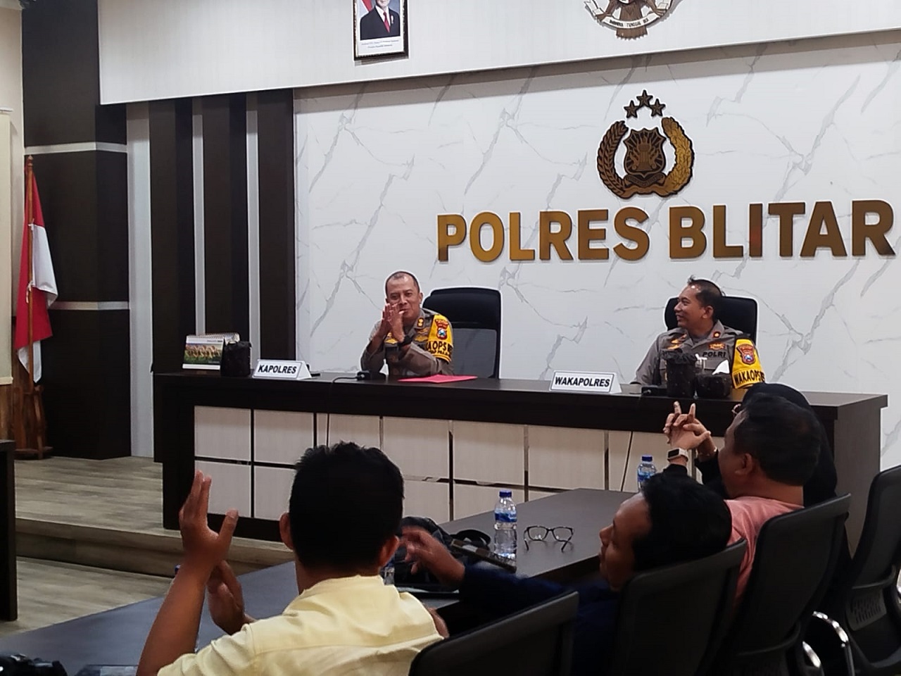 Release tahunan pada Wartawan, yang didampingi Waka Polres Blitar Kompol Yoyok Dwi Purnama ST.S.IK MH serta para PJU dan para Kasat di gedung Rupatama Polres Blitar, pada (31/12/2024). SP/ Lestariono