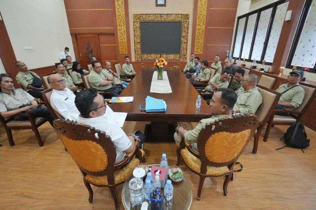 Pj Walikota Mojokerto saat menerima audiensi dengan pengurus PWI Mojokerto Raya.