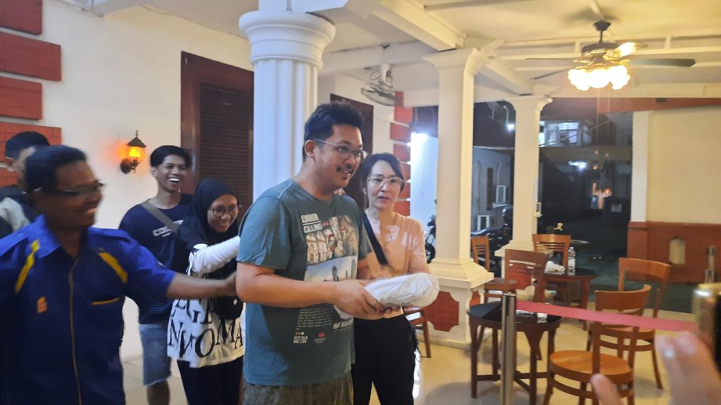 Herman Budiyono saat keluar dari Lapas Klas IIB Mojokerto