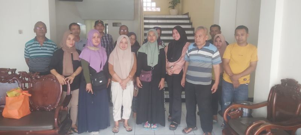 Sejumlah pedagang pasar Surungan, Desa Penambangan, saat mengadu ke DPRD Sidoarjo. SP/JUM