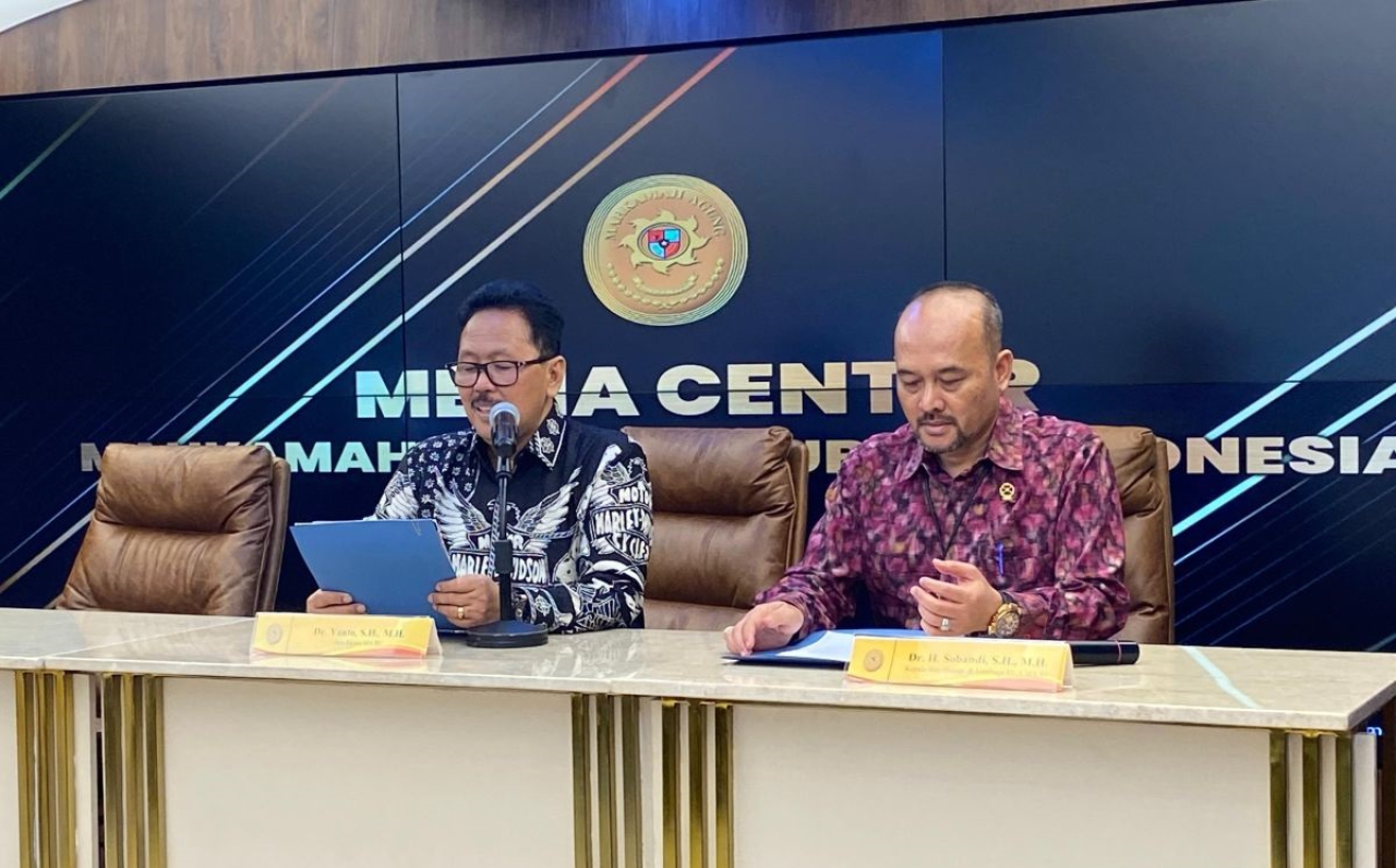 Juru Bicara Mahkamah Agung, Yanto, membeberkan nasib Rudi Suparmono, eks Ketua PN Surabaya, diberhentikan sementara, dan meminta pengusutan dilakukan secara transparan.