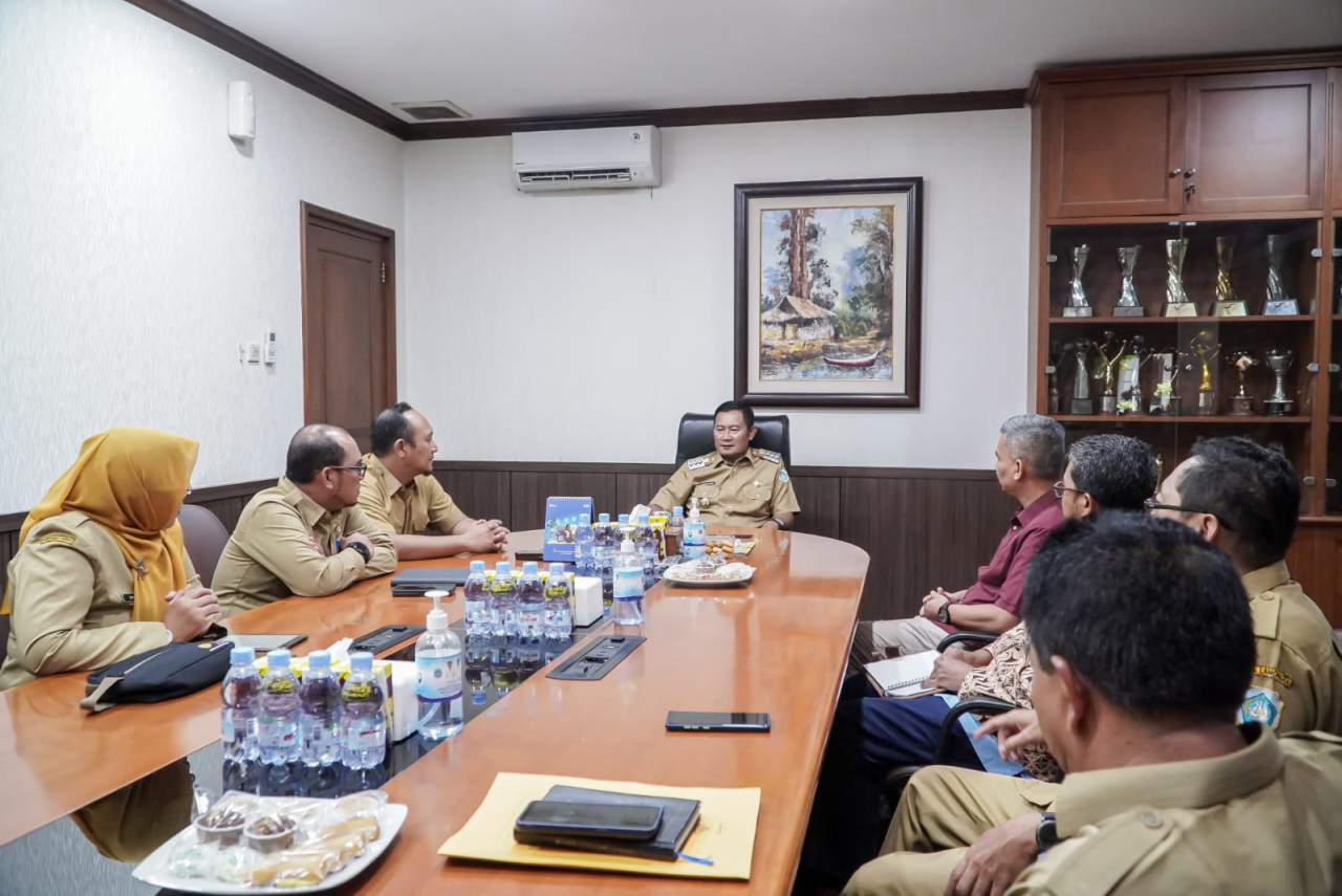 Mamin yang selalu sedia saat rapat seperti ini pada anggaran tahun 2025 jadi target pengurangan. SP/IST