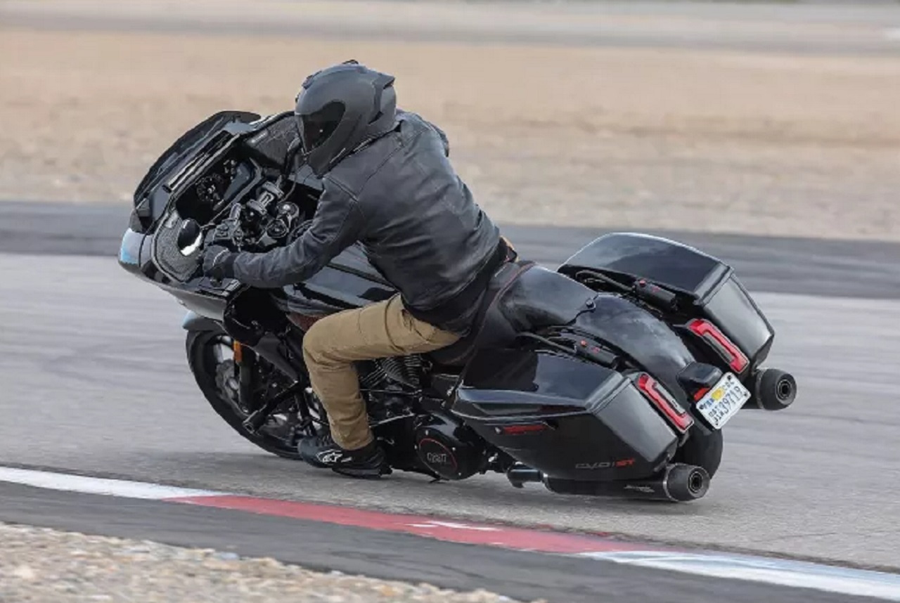 Harley-Davidson Road Glide ST CVO. SP/ JKT