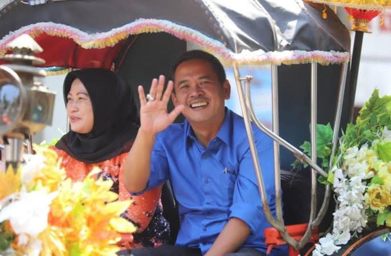 Dilantiknya Bupati dan Wakil Bupati Jombang periode 2025-2030, Warsubi-Salmanuddin. SP/ SAREP