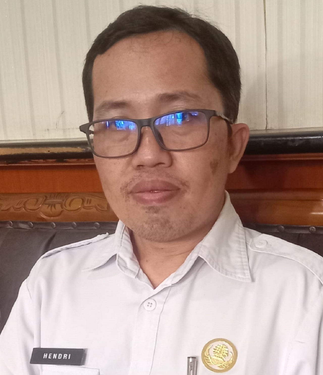 Hendri selaku pengurus barang Sekretariat Pemerintah Daerah Kabupaten Sampang. SP/ GAN