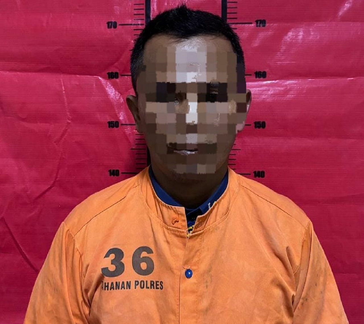 Tim Gabungan Unit Resmob Polres Sumenep dan Unit VI Siber Polres Malang berhasil menangkap S (43), terduga kasus rudapaksa terhadap anak tirinya. SP/ ROS